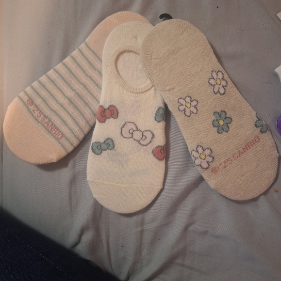 COPY - Hello Kitty Ankle Socks Set NWOT - Picture 2 of 2